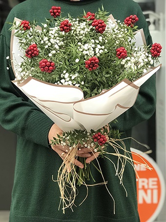 Beyaz Kağıtta Kokina Buketi