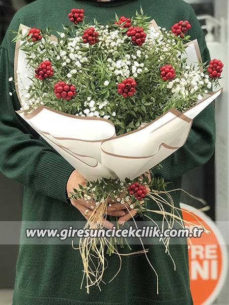 Beyaz Kağıtta Kokina Buketi