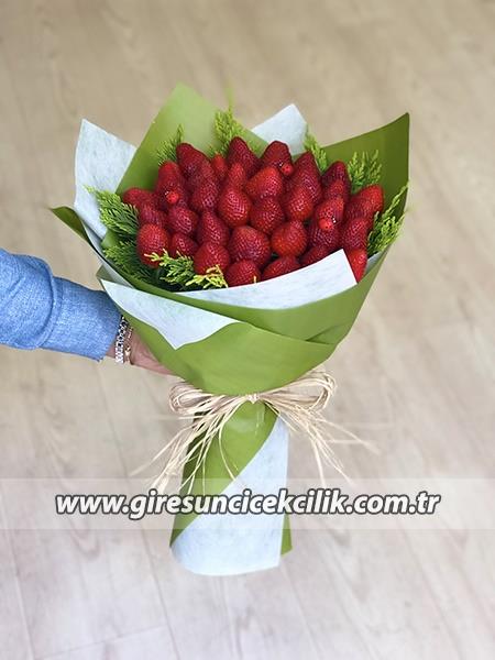 Çilek Buketi 