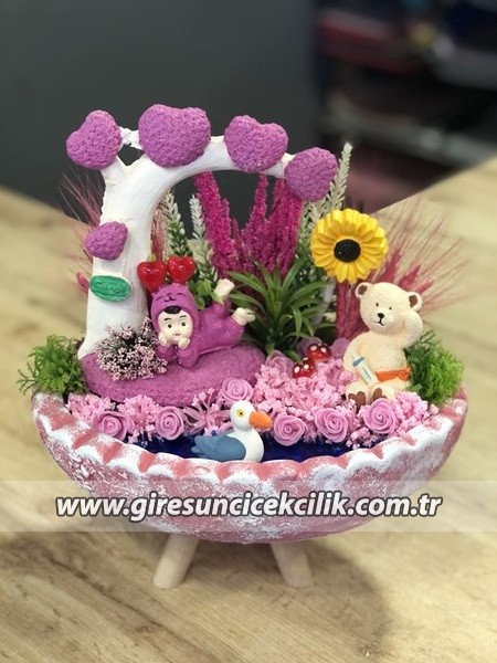 Kız Bebek Ayaklı Yapay Aranjman 