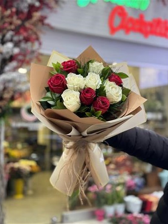 Kırmızı&Beyaz Gül Buketi