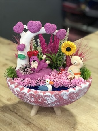 Kız Bebek Ayaklı Yapay Aranjman 